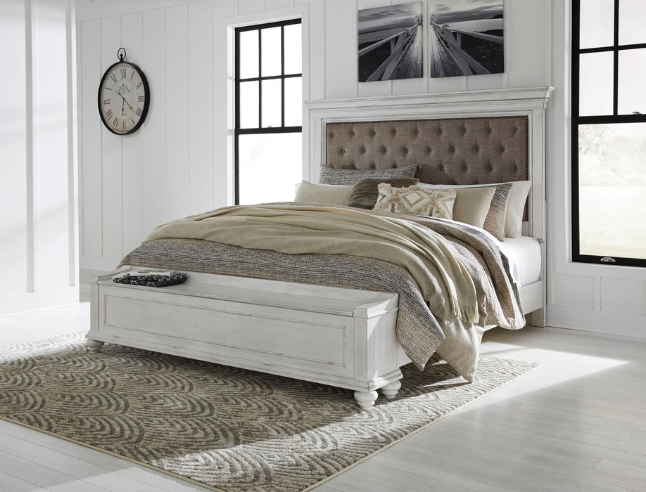 Kanwyn - Upholstered Panel Bed